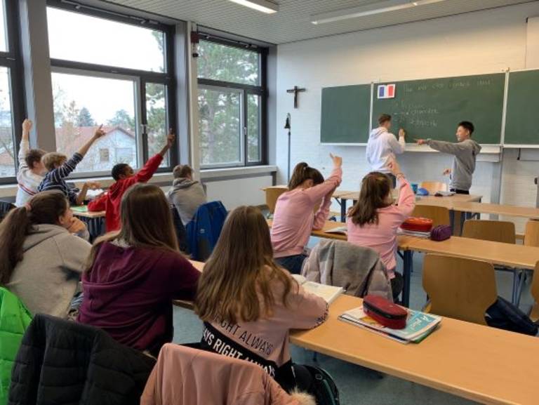 Schüler im Französischunterricht