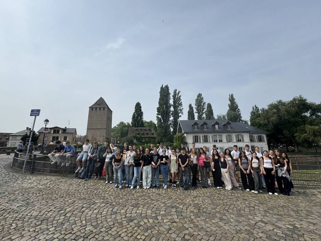 Gruppenfoto in der Stadt